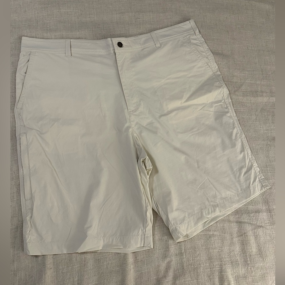 Coolibar Men's Cream Flat Front Shorts, SPF 50, Men’s 38